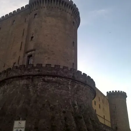 Simy Naples
