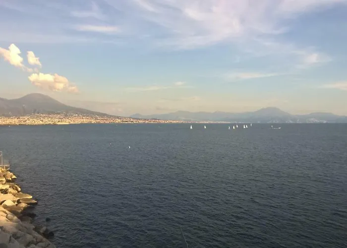 Simy Oda ve Kahvaltı Napoli